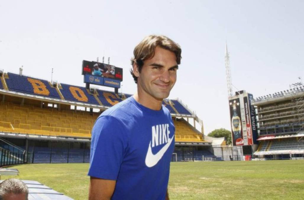 El famoso tenista suizo Roger Federer es aficionado de Boca Juniors. Ya ha visitado La Bombonera.