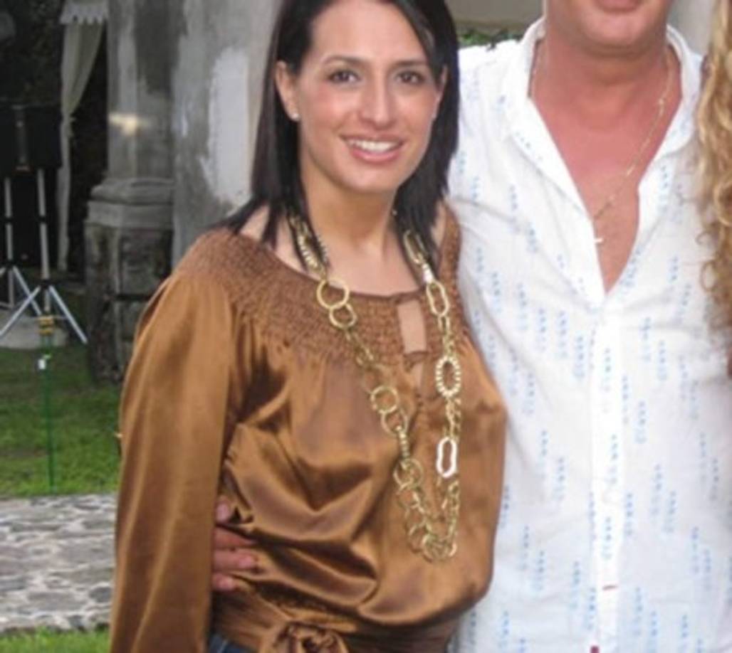 Yessica de Lamadrid<br/><br/>Yessica trabajaba en Radar cuando conoció a Peña Nieto (2005), empresa vinculada a Grupo TV Promo, especializado en marketing, que tiene entre sus socios a Alejandro Quintero Íñiguez, vicepresidente de comercialización de Televisa. <br/><br/>Peña Nieto contrató a esta empresa para crear la estrategia de su campaña por la gubernatura del Estado de México.<br/><br/>Su relación no prosperó por muchos inconvenientes, entre ellos la toma de posesión como gobernador. <br/><br/>Sin embargo, Enrique y Yessica trajeron al mundo a un niño, el quinto hijo de él, quien falleció de cáncer semanas después de la muerte de Mónica Pretelini en 2007.