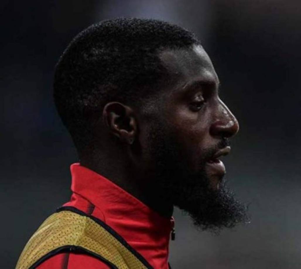 Tiemoue Bakayoko: El centrocampista se encuentra cedido a préstamo en el Milan por parte del Chelsea y señaló que desea quedarse en el club italiano. 'Estoy feliz porque estoy jugando bien con el equipo', dijo.