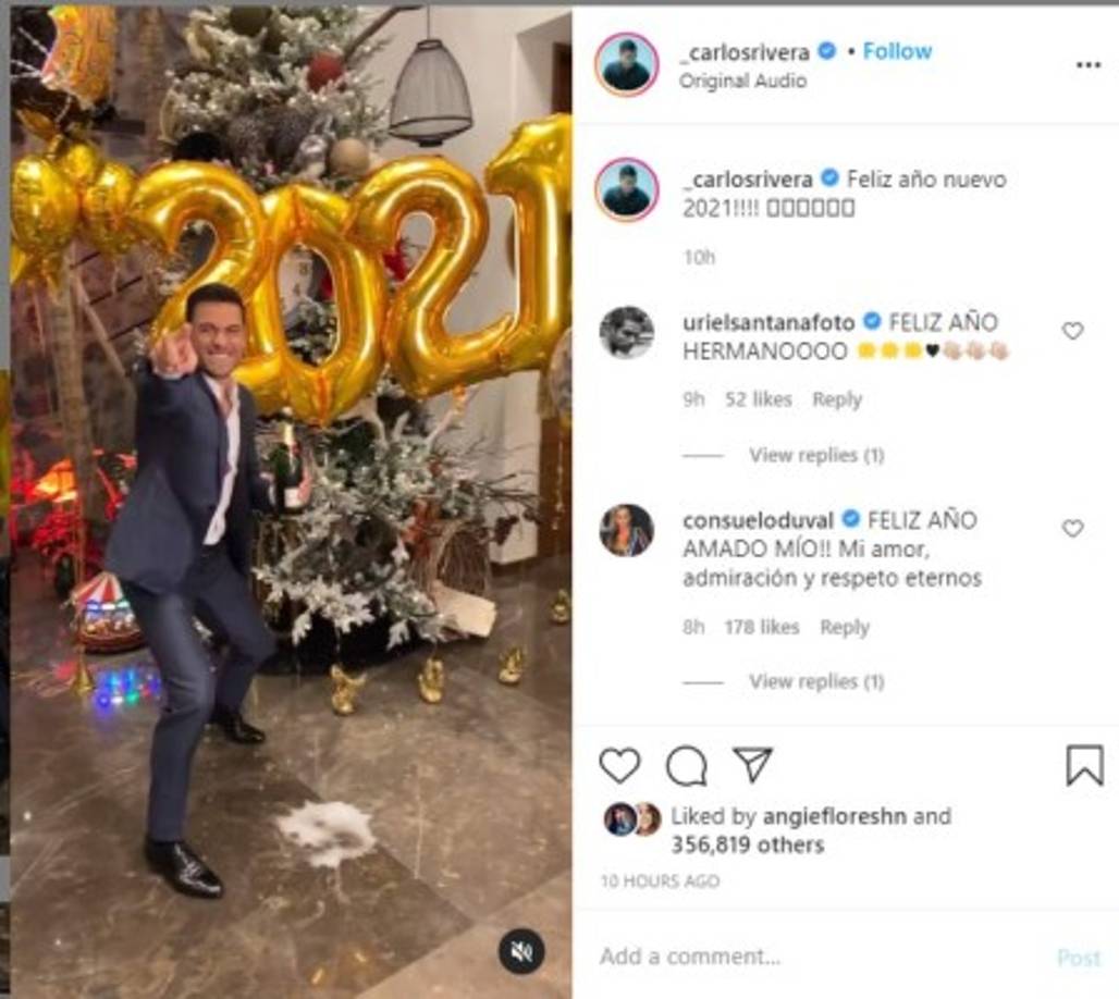 El cantante mexicano Carlos Rivera festejó la llegada del Año Nuevo con una botella en la mano.