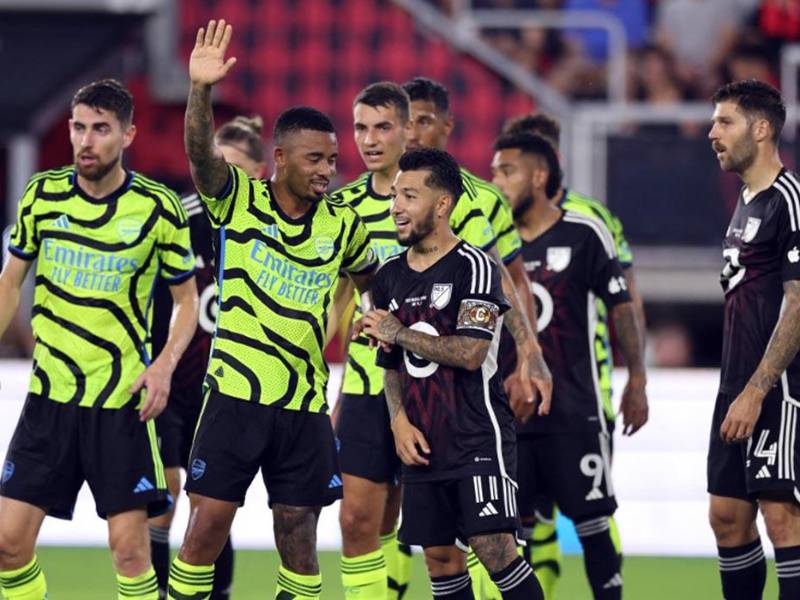 El brasileño Gabriel Jesús fue figura en la goleada del Arsenal ante las estrellas de la MLS.