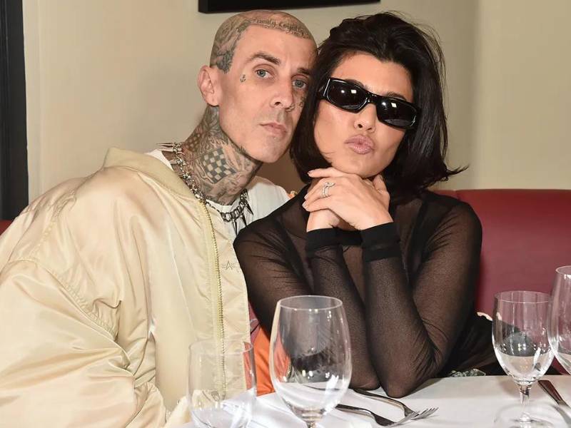 Travis Barker y Kourtney Kardashian le dieron labienvenida a un niño muy sano a quien llamaron Rocky.