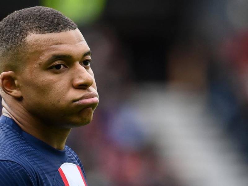 PSG medita traspasar a Mbappé para evitar que se le vaya gratis en el 2024.