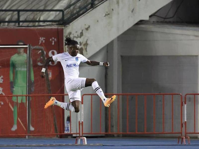 Rubilio celebró con mucha euforia su anotación.