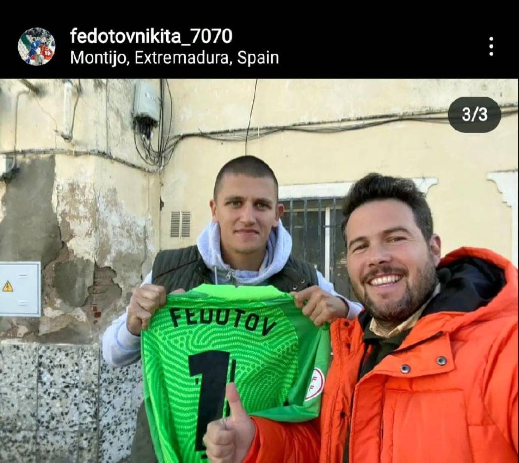 Nikita Fedotov recibió el cariño de los aficionados del club Montijo de España. Hoy el arquero se fue a Ucrania para defender a su pueblo de la invasión de Rusia.