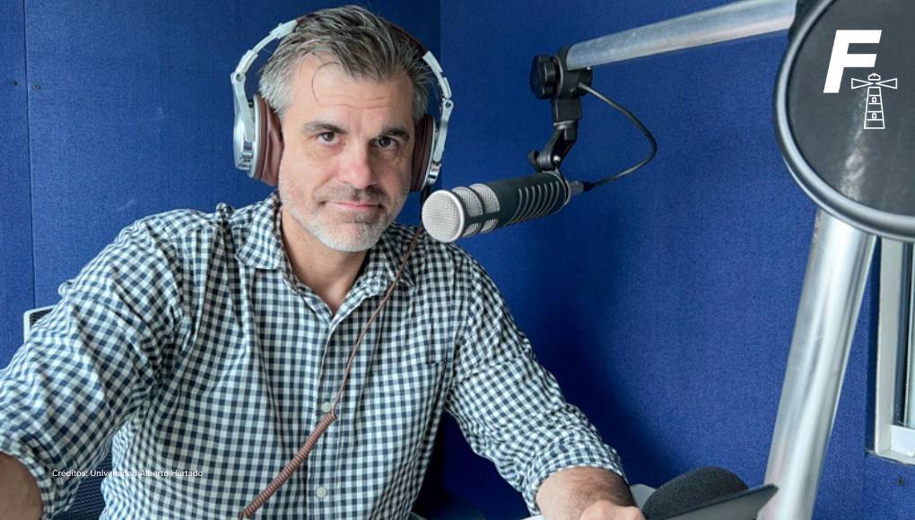 Francisco Aravena es periodista y labora en La Tercera y radio Duna. En 2019 Aravena y Mariana hicieron pública su separación, tras ocho años de matrimonio y dos hijos. “Sí, es así, puedo confirmar la separación. Pero no es un tema del que quiero conversar, porque nunca he hablado de mi familia y no lo voy a hacer ahora”, señaló Mariana Derderián en su momento en el programa “Las Últimas Noticias”.