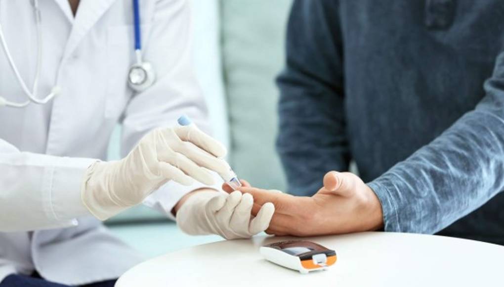 ¿Por qué el coronavirus es un problema más grande para las personas con diabetes?