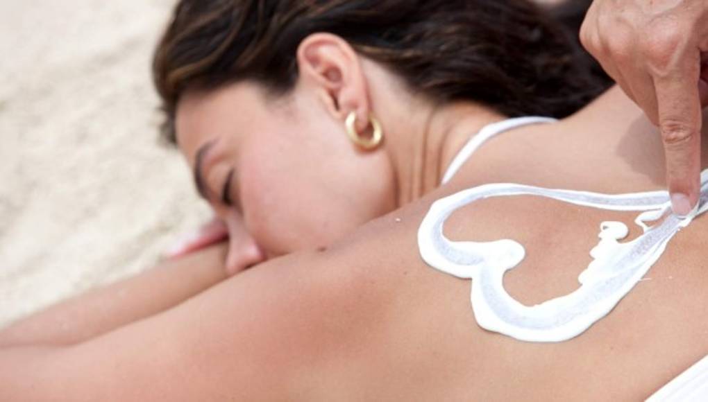 Los dermatólogos desaconsejan los tatuajes solares y advierten de su peligro