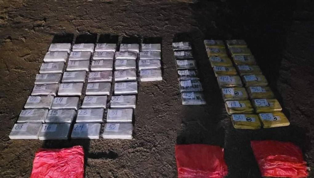 En fosa clandestina hallan 58 paquetes de presunta cocaína en Iriona, Colón
