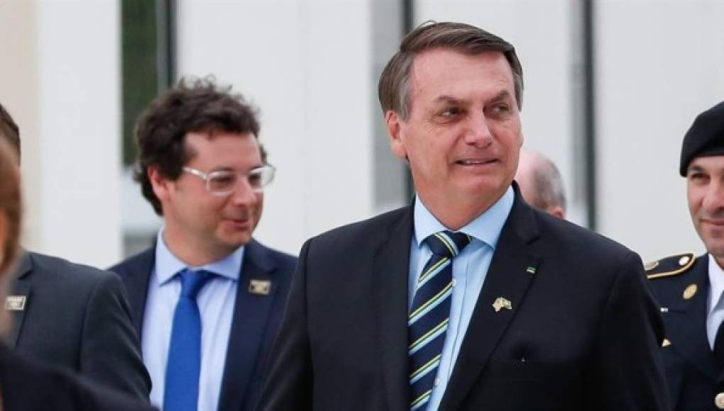 Bolsonaro desmiente rumores sobre su contagio con coronavirus