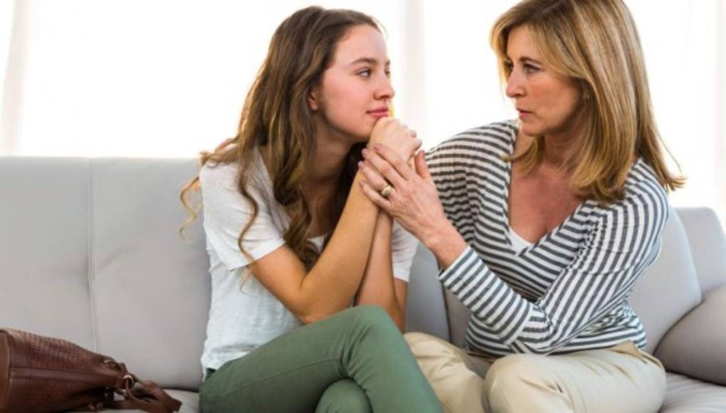 Adolescentes están retrasando inicio de relaciones sexuales