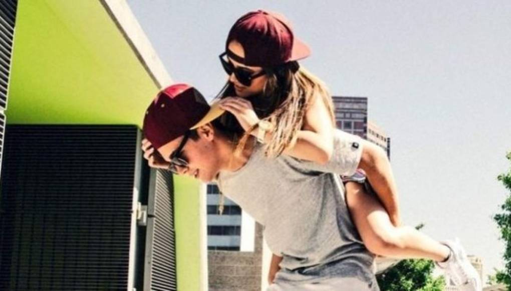 Becky G y Austin Mahone más enamorados que nunca