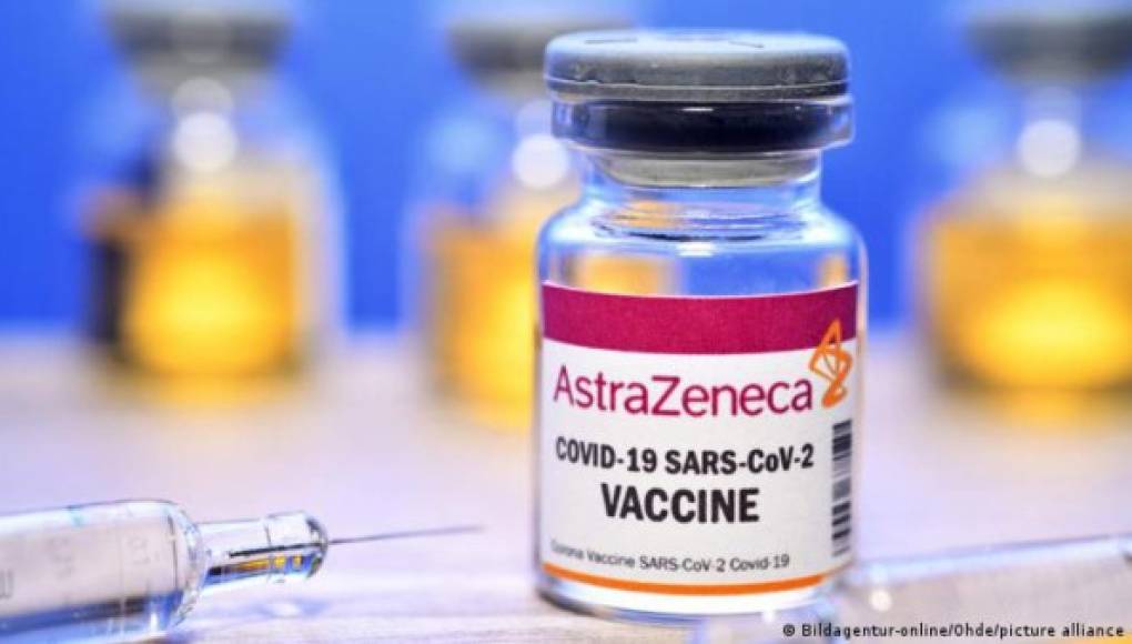 Científicos hallan pistas de por qué la vacuna de AstraZeneca podría provocar coágulos