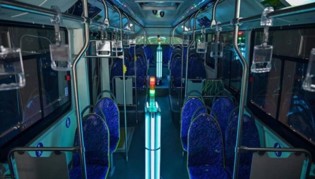 China implementa uso de rayos ultravioleta para desinfectar los autobuses