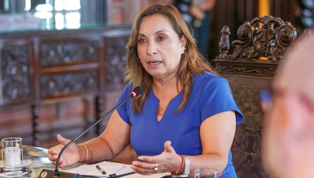 La indagación se produce luego de que la policía allanara su vivienda y el despacho presidencial el 30 de marzo en busca de la supuesta colección, compuesta por al menos tres relojes de alta gama marca Rolex que la prensa le atribuye a través de diversas fotografías publicadas en los últimos días