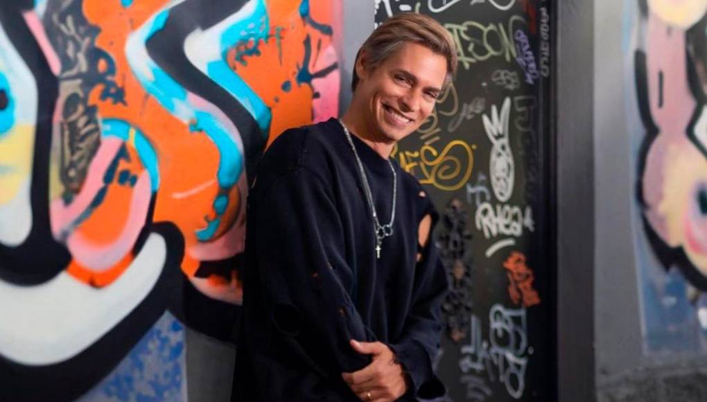 Es cierto que todos sus discos se cuentan por éxitos, pero sus comienzos no fueron fáciles y por eso rememora que cuando en 1994 llegó a una discográfica con su primer proyecto musical bajo el brazo encontró reticencias: “porque yo quería cantar reggae en español”.