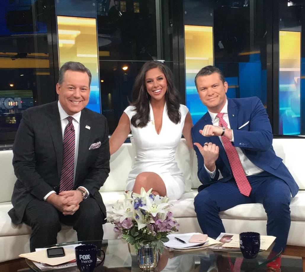 El veterano de guerra fue nombrado coanfitrión de “Fox &amp; Friends Weekend” en 2017. Su contrato con la cadena terminó el martes, según Fox News.