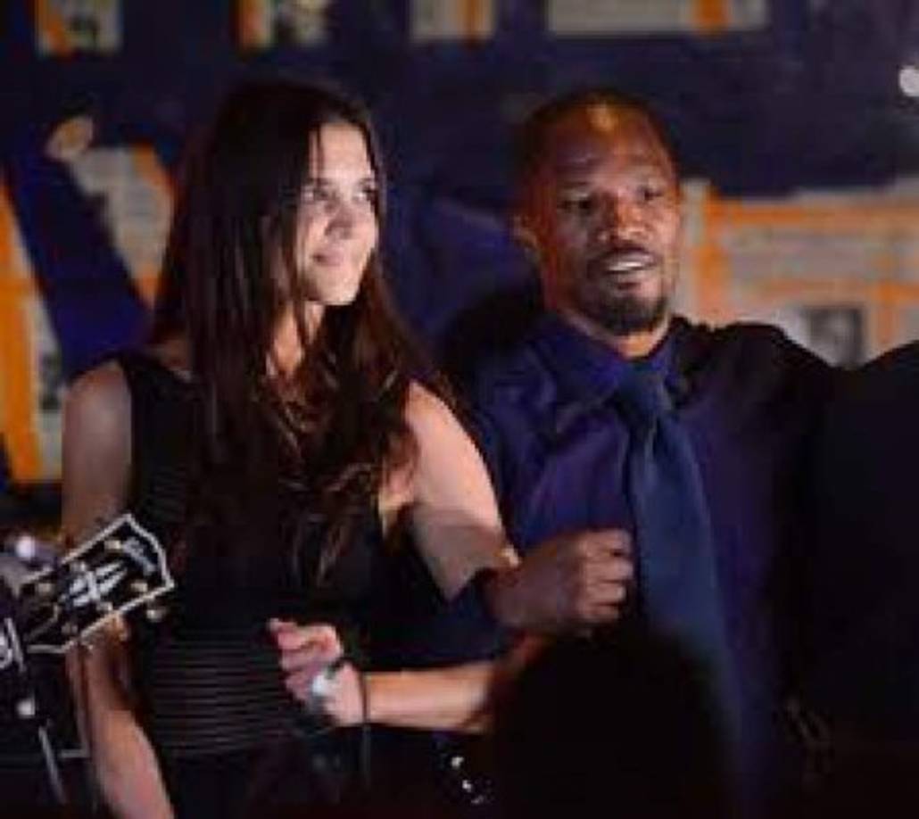 Katie y Jamie tuvieron una breve escapada vacacional a Cabo San Lucas en México para celebrar el cumpleaños número 38 de la intérprete.