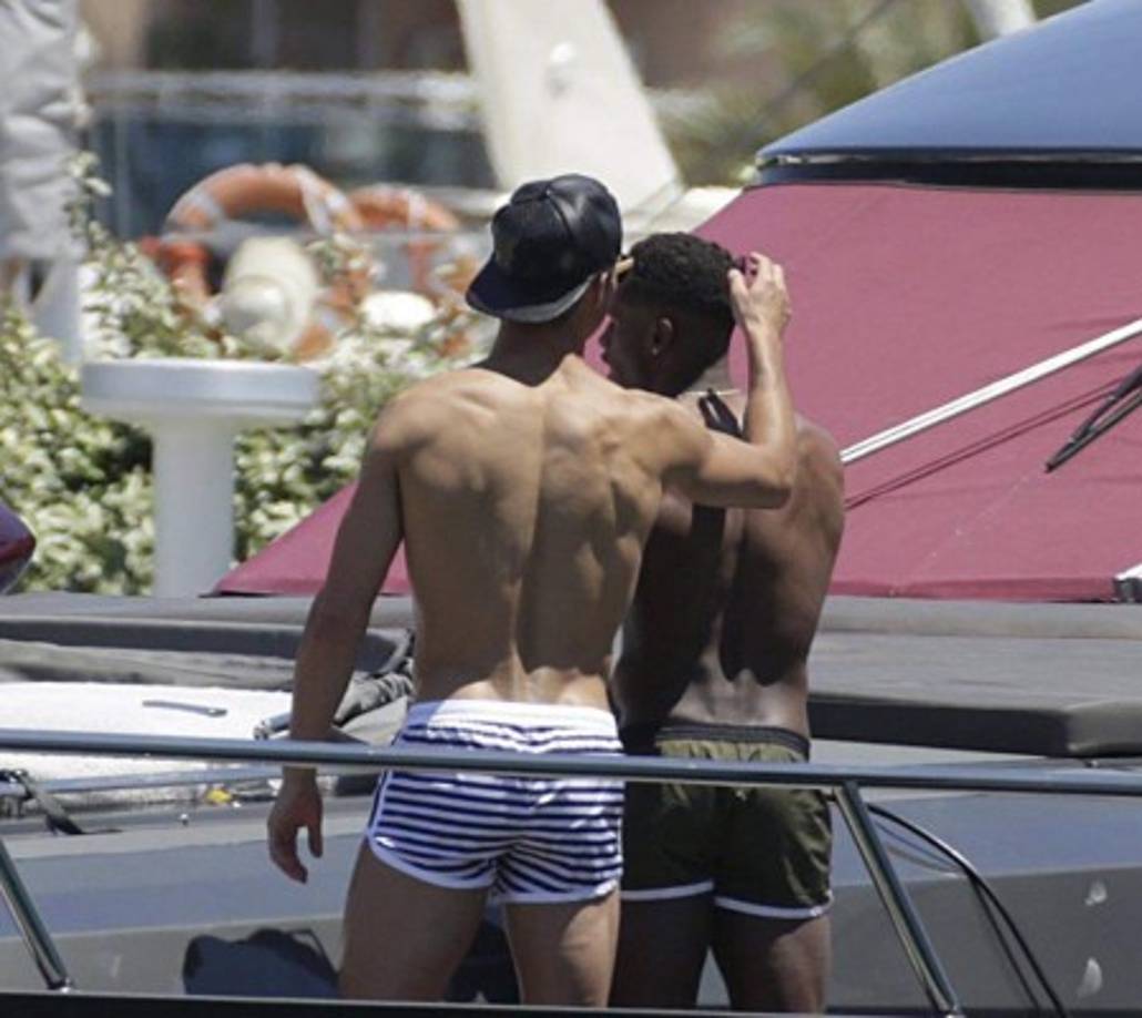 CORRIGE FOTÓGRAFO - VEN303. VENECIA (ITALIA), 29/08/2018. La novia de Cristiano Ronaldo, Georgina Rodríguez, llega a la ceremonia de apertura y proyección de la película 'First Man' hoy, miércoles 29 de agosto de 2018, durante el 75° Festival Internacional anual de Cine de Venecia, en Venecia (Italia). El festival se realiza del 29 de agosto al 8 de septiembre. EFE/Claudio Onorati