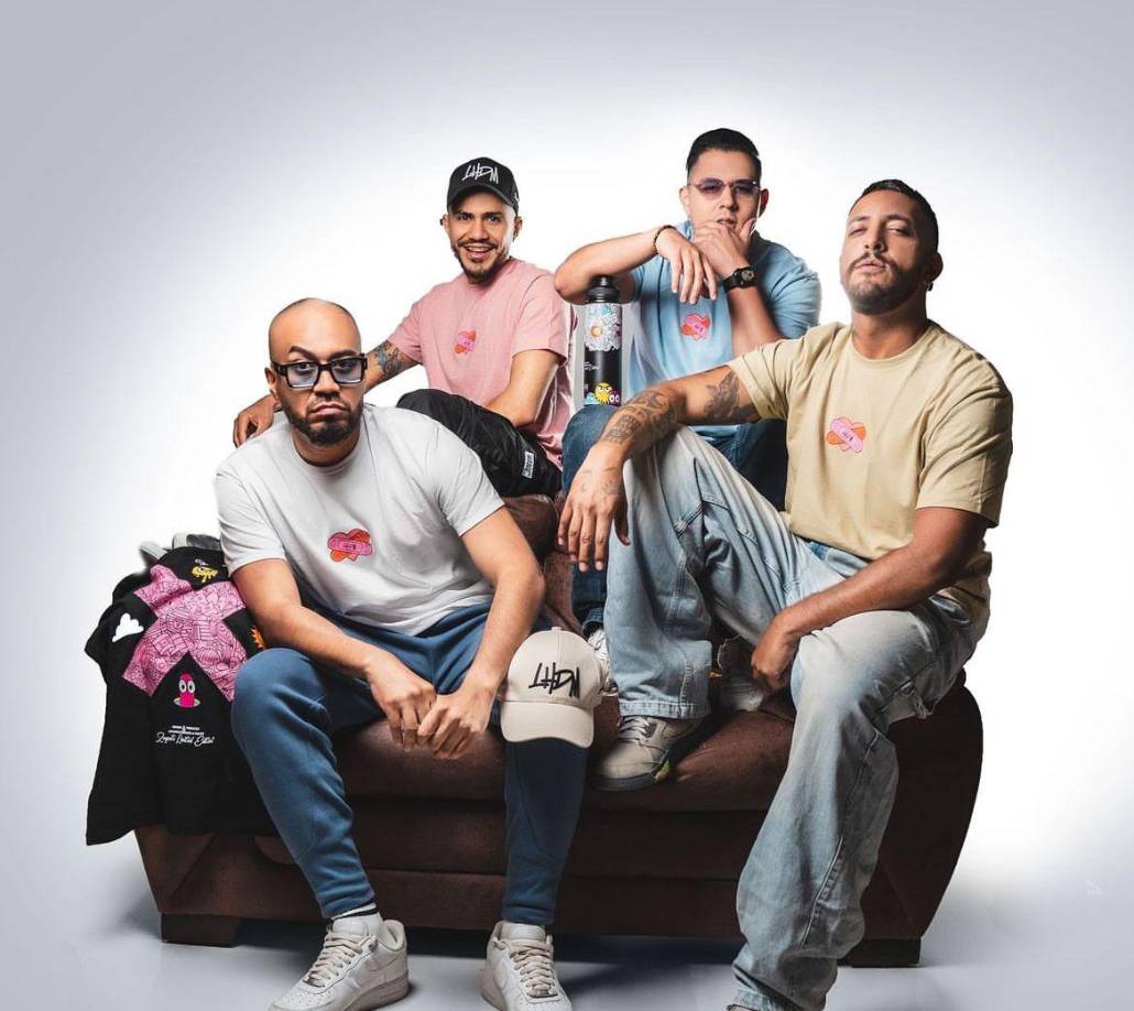 ”Estamos ready, todo sea por el bien del país, hoy les estamos diciendo”, cometaron en su podcast.