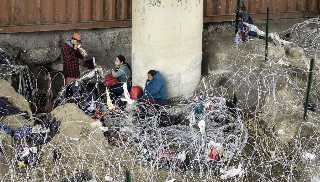 “Definitivamente, esta ley va en contra de los principios básicos de humanidad, ellos no son malos, cada una de las personas que han transitado por otros países para llegar a los Estados Unidos son personas de bien”, indicó a EFE Carlos Mayorga, del Colectivo por la Paz Ángeles Mensajeros.