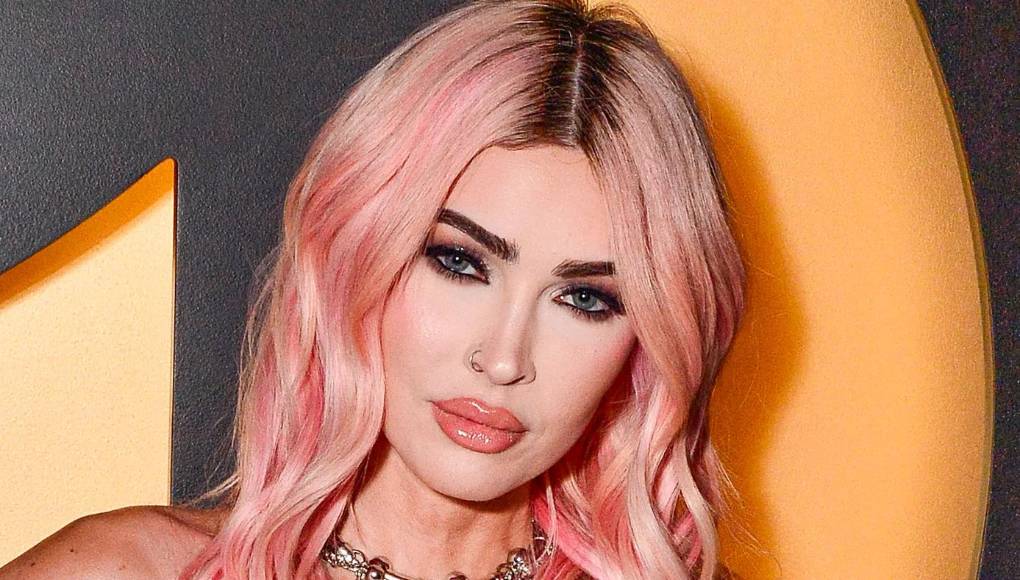 En sus fotos más recientes se le ha podido ver un drástico cambio, sobre todo en su cara. El aumento de la proporción de los labios, una nariz más fina y el estiramiento facial son los puntos más visibles en ella. 