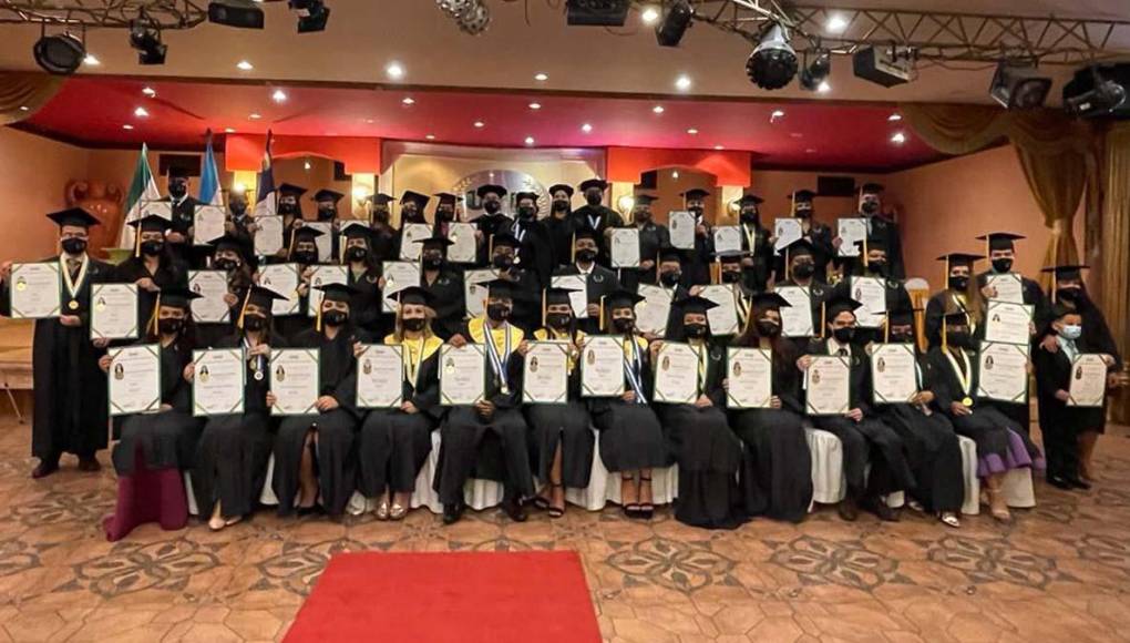 UTH Siguatepeque celebra solemne graduación