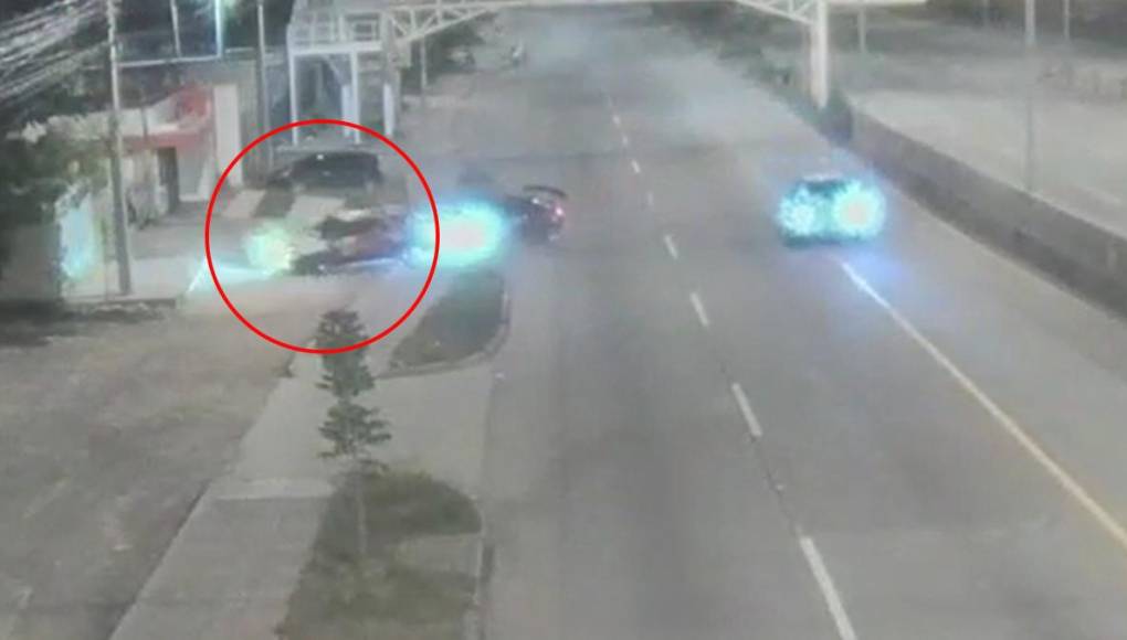 Video de “pique” de carros frente a la Unah casi termina en tragedia