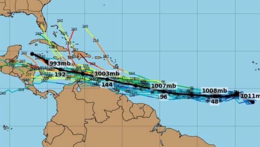 Lo más probable es que el huracán “se eleve” y no toque a Honduras, según experto