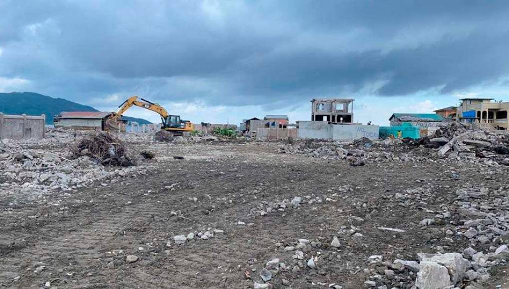Concluye la limpieza de escombros en Guanaja