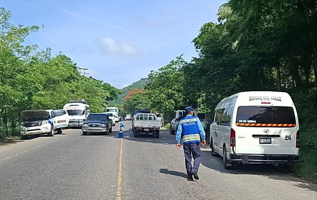 Muere hombre que salió herido en parada de buses en SPS