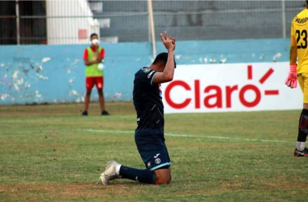 Así festejo Sergio Peña su gol que puso a ganar al Motagua ante el Vida.