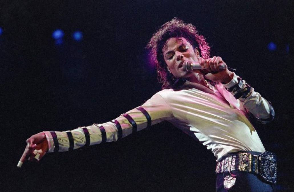 Michael Jackson de 60 años, desgraciadamente falleció un 25 de junio de 2009, y su recuerdo sigue muy presente entre sus fans, familiares y amigos. <br/><br/>Michael Jackson es el 'Rey del pop' porque su legado dejó mucho más que la música. La manera en la qu﻿e veía su vida y lo que reflejaba su éxito se puede leer en sus frases.