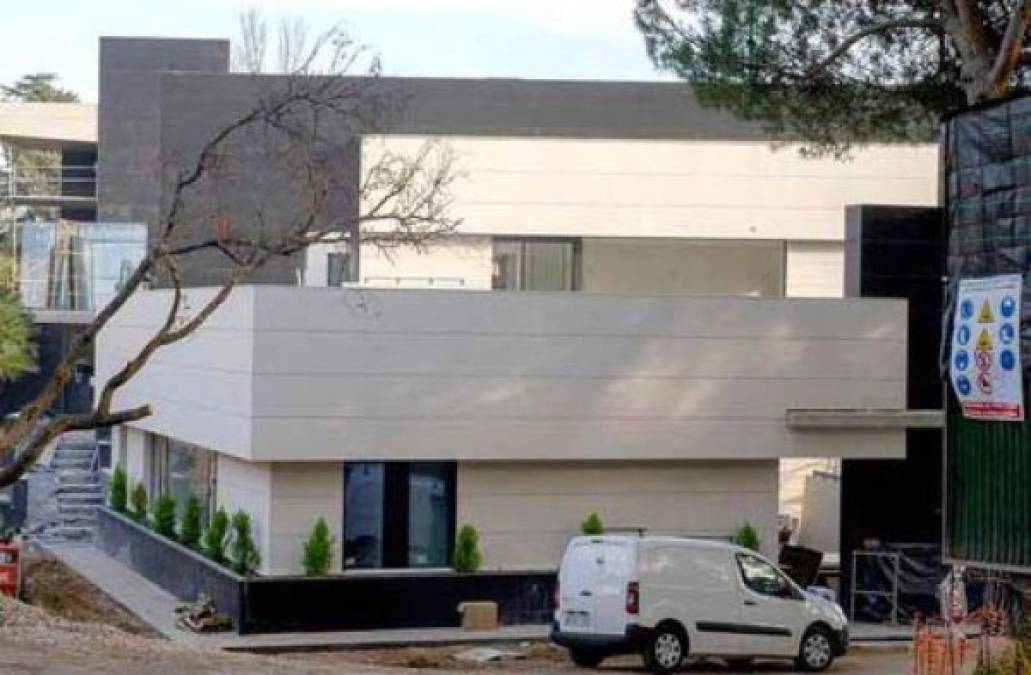 Sergio Ramos y Pilar Rubio podrán controlar toda la iluminación de su casa a través de sus móviles.