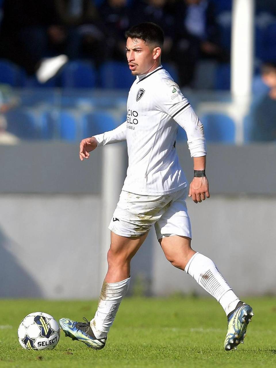 Jonathan Rubio es titular indiscutible en su equipo Académico de Viseu de Portugal.