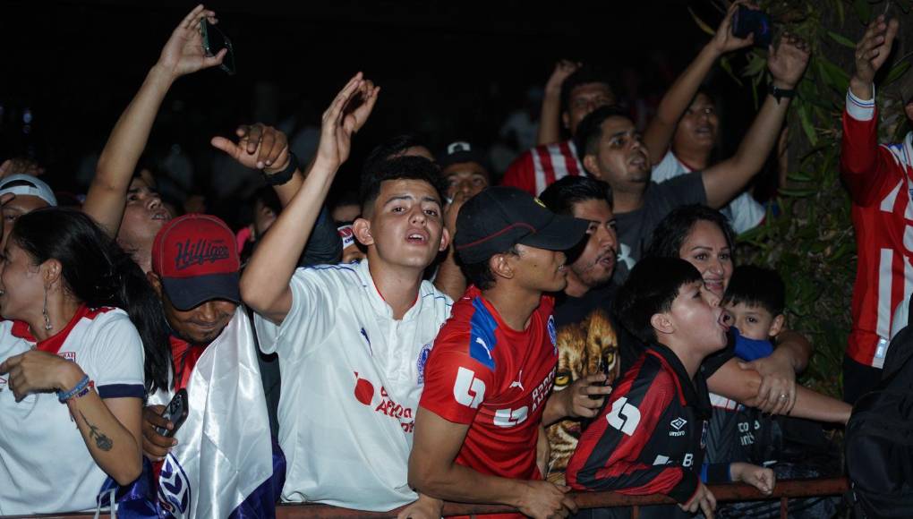 Banderazo de la Ultra Fiel, llegada de Olimpia y fiesta en SPS antes de la final