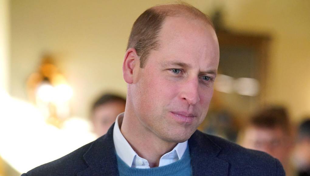 Guillermo, príncipe de Gales, es el hijo mayor del rey Carlos III del Reino Unido y de su primera esposa, Diana, princesa de Gales, por lo tanto, es el primero en la línea de sucesión al trono británico y heredero de la Corona británica y de los otros reinos de la Mancomunidad de Naciones desde 2022. Está casado con Catalina, princesa de Gales desde 2011, con quien tiene tres hijos: los príncipes Jorge, Carlota y Luis de Gales. 