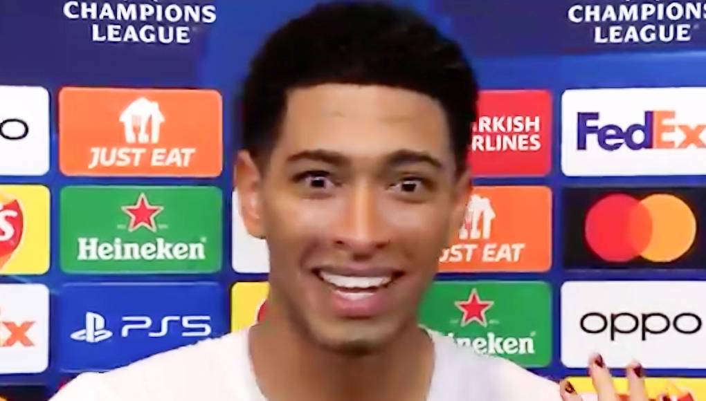 Sin embargo, al momento del cierre de la charla, una frase de la comunicadora italiana descolocó a la figura del Real Madrid, quien reaccionó abriendo los ojos y miró a la cámara de manera atónita sin emitir palabras. “¿Quieres venir a casa conmigo?”, le preguntó Alessia Tarquinio. 