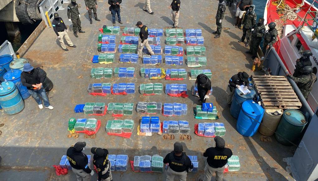 Todos serán acusados por el delito de tráfico de drogas agravado.