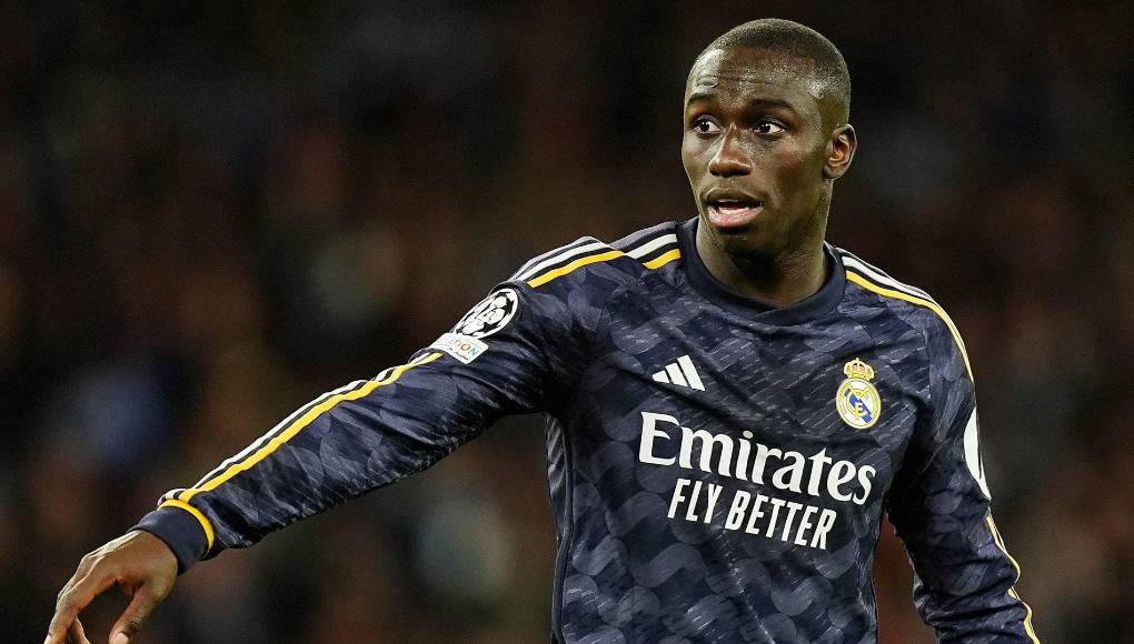 Mendy, lesionado y este sábado no entreno. Es la gran duda en el 11 de gala del Real Madrid.