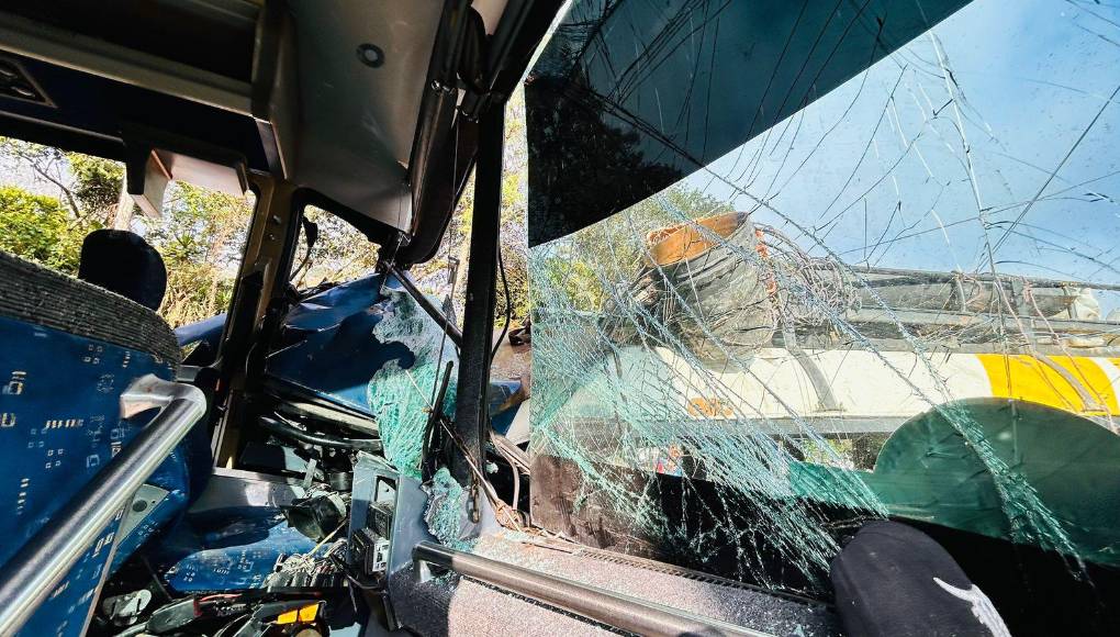 El otro bus cubría la ruta entre Lepaera, departamento de Lempira, y Santa Rosa de Copán, según las versiones preliminares.
