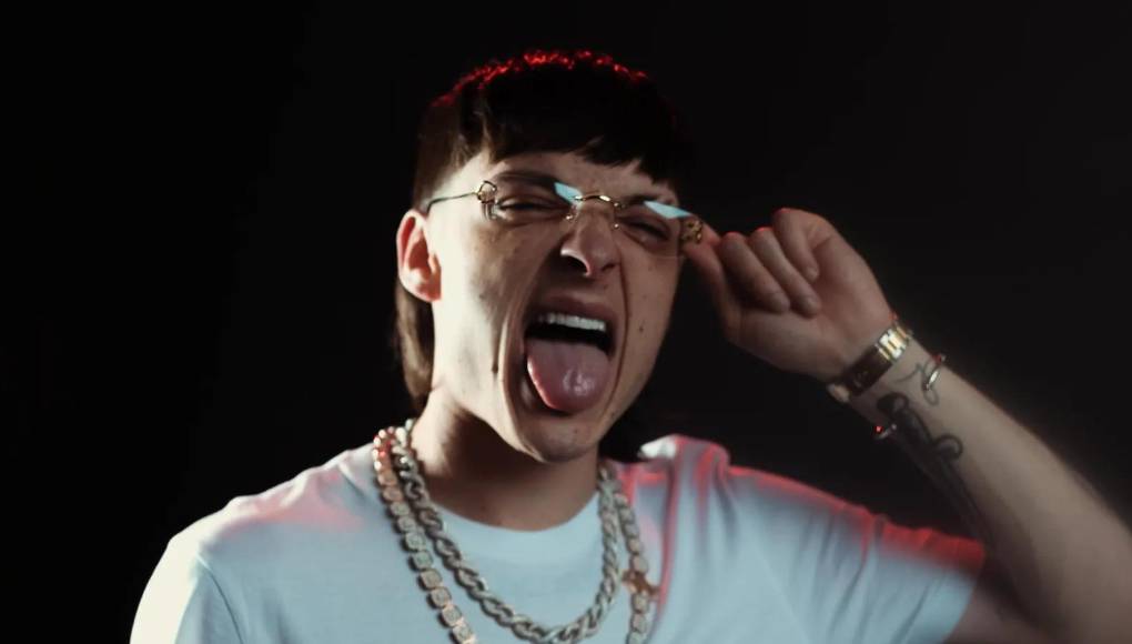 Cabe mencionar que Hassan Emilio Kabande Laija, nombre de pila del artista, también canceló su gira “Éxodo” por Latinoamérica, puesto que en la única publicación que figura en su cuenta de Instagram se detallan las fechas de su tour a partir de abril y únicamente en Estados Unidos y Canadá.