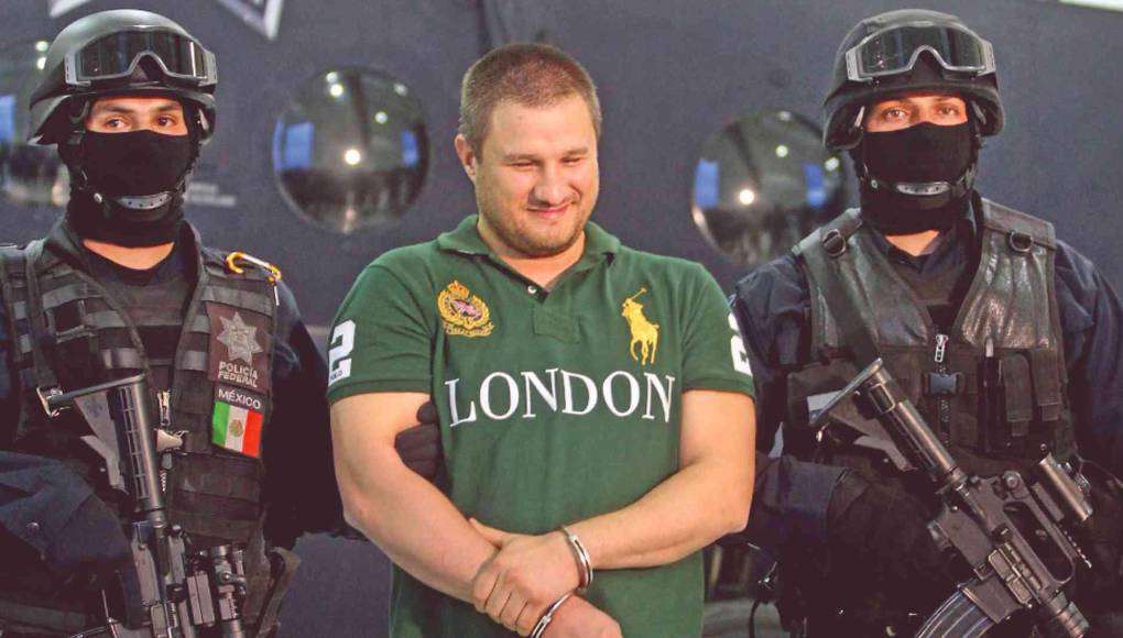 Fue detenido en México en 2010 y extraditado a Estados Unidos en 2015, donde se declaró culpable de tráfico de drogas y lavado de dinero. 