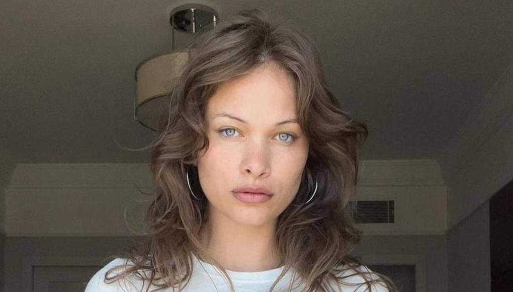 Eva Evans, una famosa estrella de la red social TikTok y creadora de la serie web “Club Rat”, ha fallecido a los 29 años, según confirmó su hermana Lila Joy en Instagram.