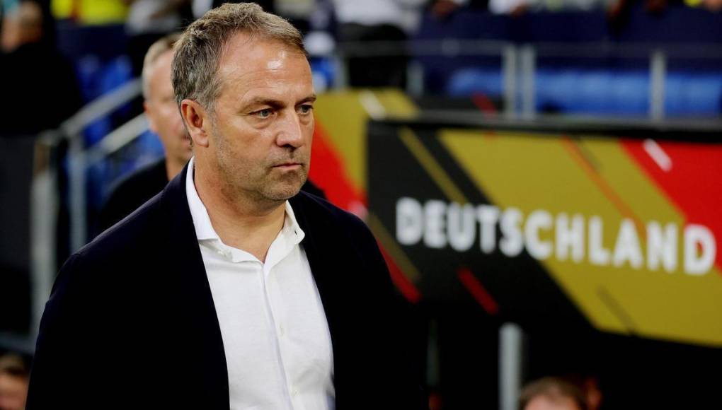 Ahora bien, según diario Sport, Hansi Flick ya tiene su propio plan de fichajes en el Barcelona, pero tiene una preocupación, además que Barcelona ya tendría cerrado a un volante que pidió. 