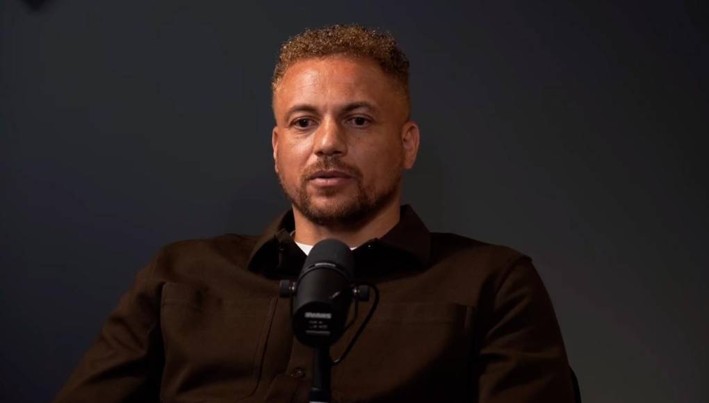 Brown, de 44 años, reveló en el podcast de Ben Heath que no estuvo rodeado de las “personas adecuadas” para guiarlo durante su juventud, motivo por el cual terminó perdiendo toda su fortuna.