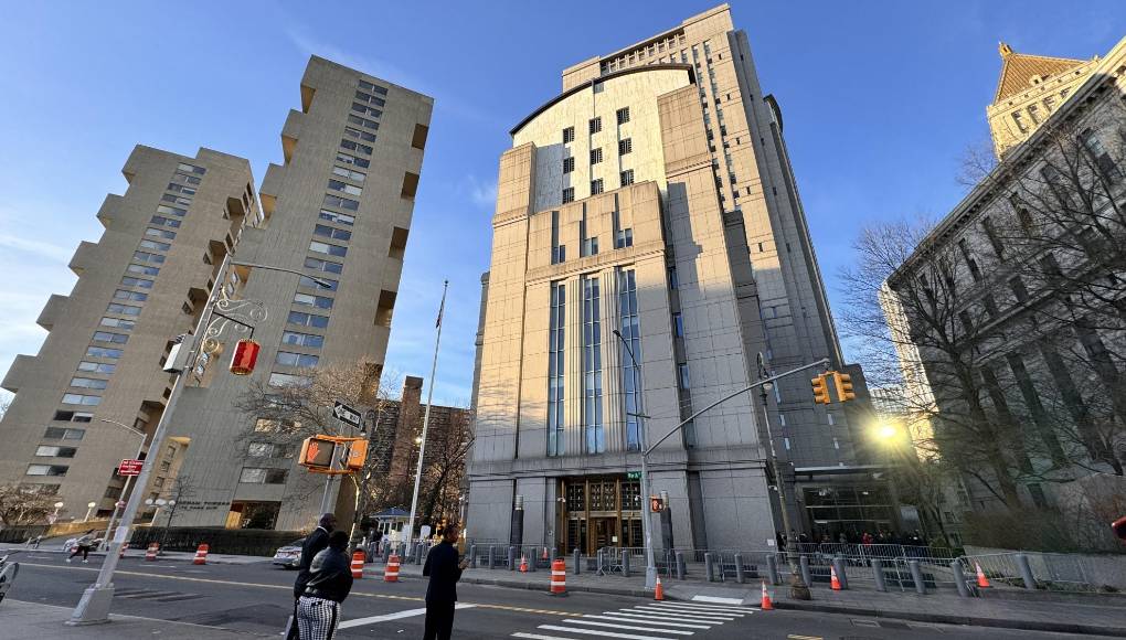 Si los miembros que conforman el jurado terminan la fase final de deliberación, este viernes 8 de marzo de 2024 se conocerá el veredicto de culpabilidad o no culpable para el expresidente de Honduras, Juan Orlando Hernández (2014-2022), enjuiciado en Estados Unidos por tres cargos relacionados con el narcotráfico.