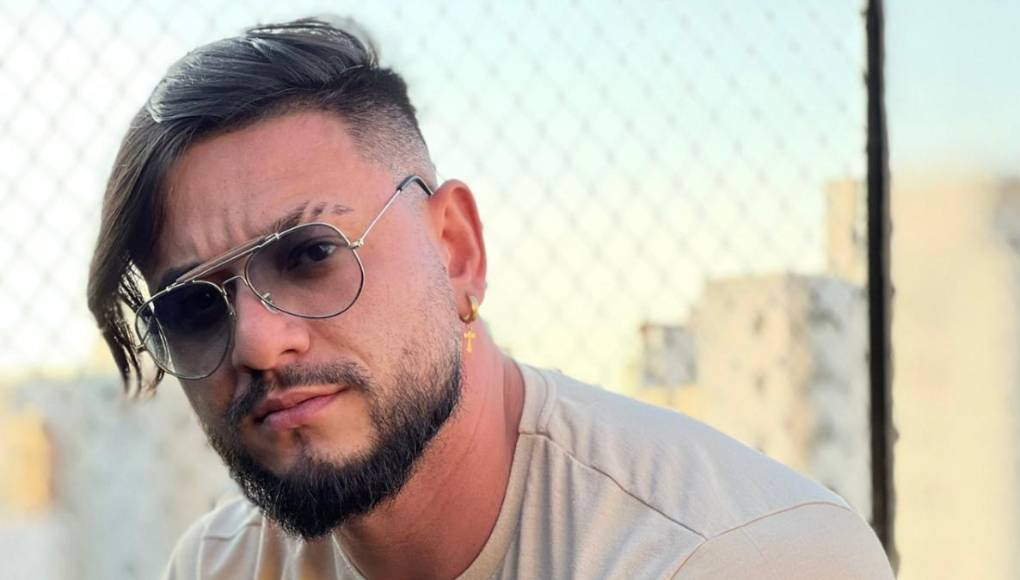 De acuerdo al medio citado, el padre del influencer habría declarado a la Policía Civil que su hijo pretendía cobrar una deuda, cuyo monto no dio a conocer, a un hombre identificado como Pereira, sin ofrecer más detalles.