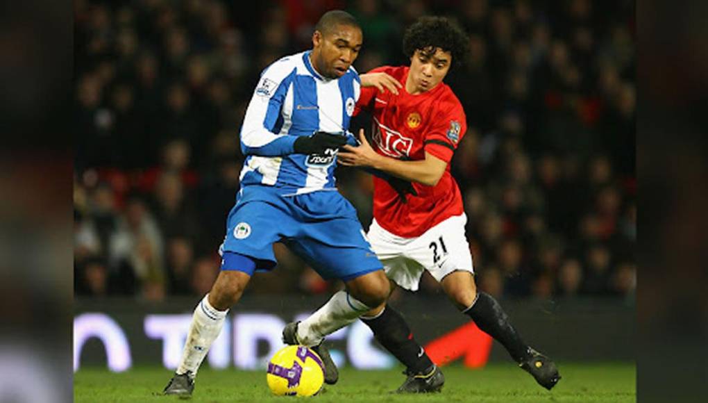 El exfutbolista hondureño tuvo una destacada carrera profesional, sobre todo en Inglaterra con el Wigan, Tottenham y Stoke City. También jugó en otros clubes inglés como Birmingham City y Hull City.