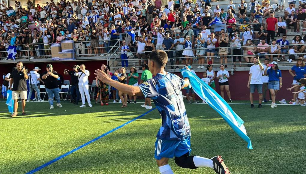 Shin Fujiyama fue ovacionado por los catrachos que viven en Girona, España.